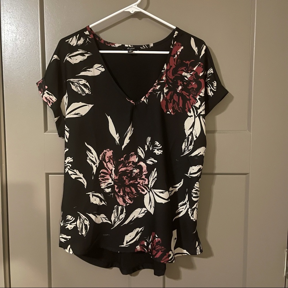 Black Floral Print V-Neck Lightweight Top Size M